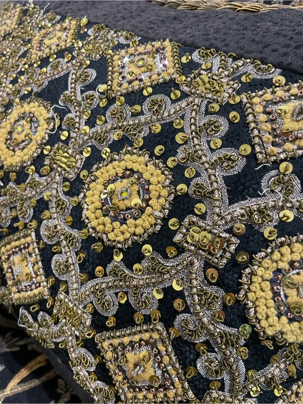 Luxury Brown and Black Paisley Quilt Set